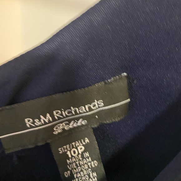 Navy blue evening gown. - Picture 7 of 7